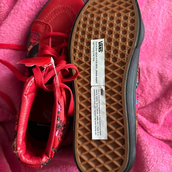 Vans NWT size 8 hi top - Picture 3 of 5